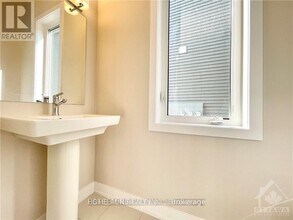 329 Canadensis Ln in Ottawa, ON - Building Photo - Building Photo