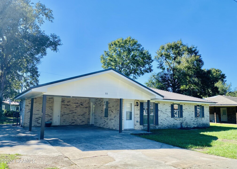 111 Eula Dr in Lafayette, LA - Building Photo