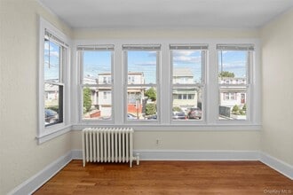 36 Huber Pl in Yonkers, NY - Building Photo - Building Photo
