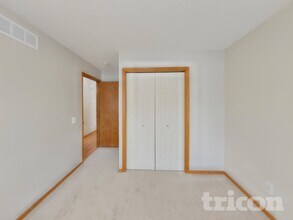 3967 156th St W in Rosemount, MN - Foto de edificio - Building Photo