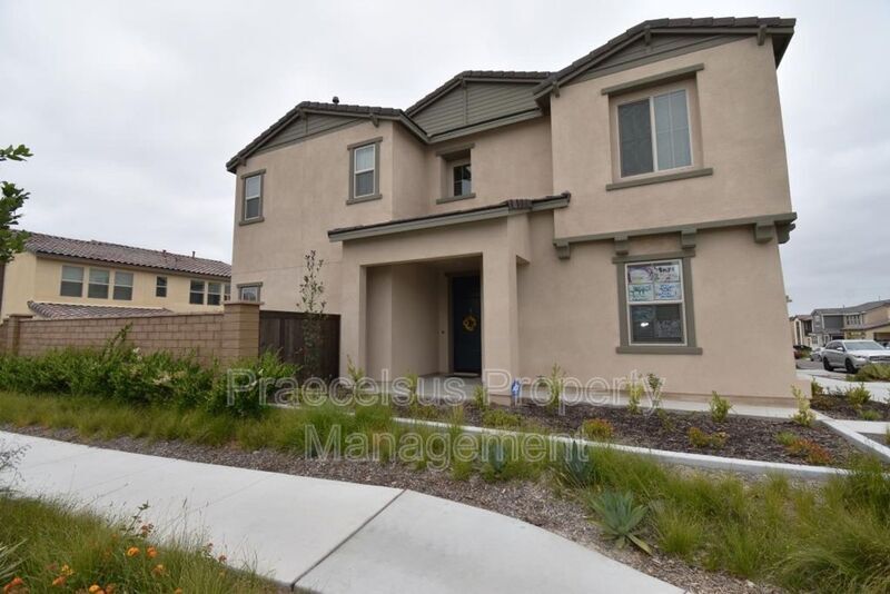1114 Camino Levante in Chula Vista, CA - Building Photo