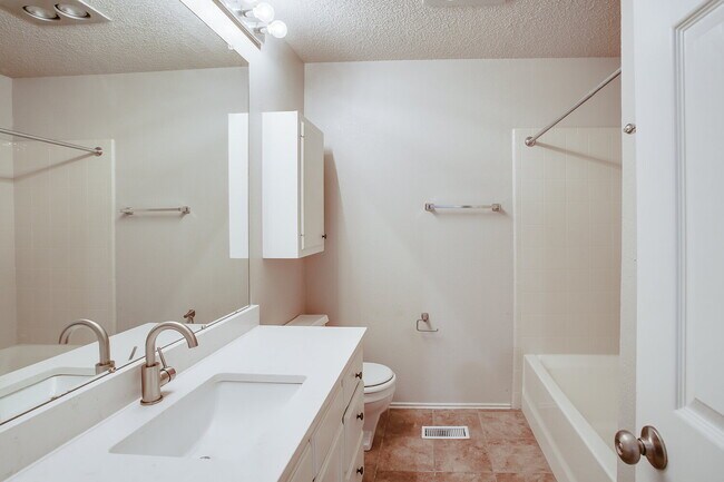538 N Fulton Ave in Lubbock, TX - Foto de edificio - Building Photo