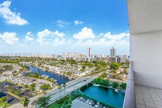 2500 Parkview Dr, Unit 10 in Hallandale Beach, FL - Building Photo - Building Photo