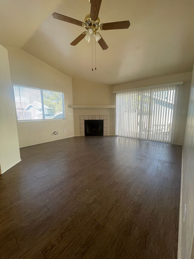 8412 E Lakeshore Dr in Prescott Valley, AZ - Building Photo - Building Photo