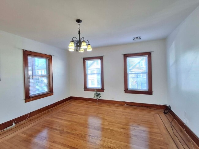 180 N Broadway, Unit B in South Amboy, NJ - Building Photo - Building Photo