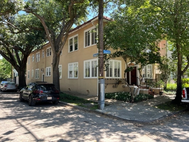 property at 1239 7th St