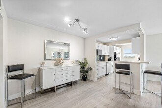 1160 Hillsboro Mile in Hillsboro Beach, FL - Building Photo - Building Photo