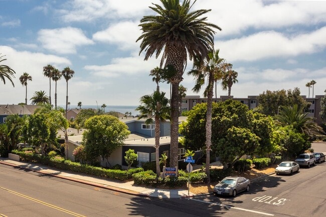 5028 Mission Blvd in San Diego, CA - Building Photo - Building Photo