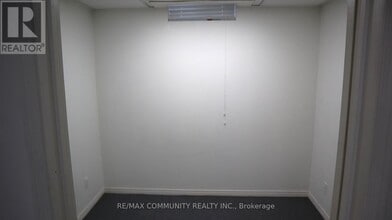 1556 Dellbrook Ave in Pickering, ON - Building Photo - Building Photo