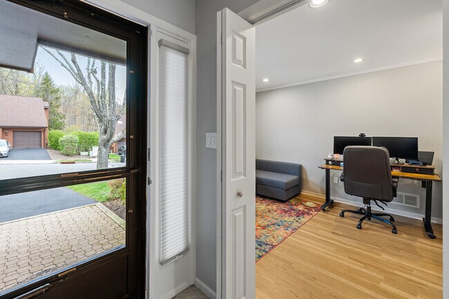 87 Sullivan Dr in West Orange, NJ - Building Photo - Building Photo