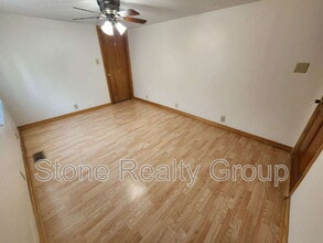 2282 IN-163 in Clinton, IN - Building Photo - Building Photo