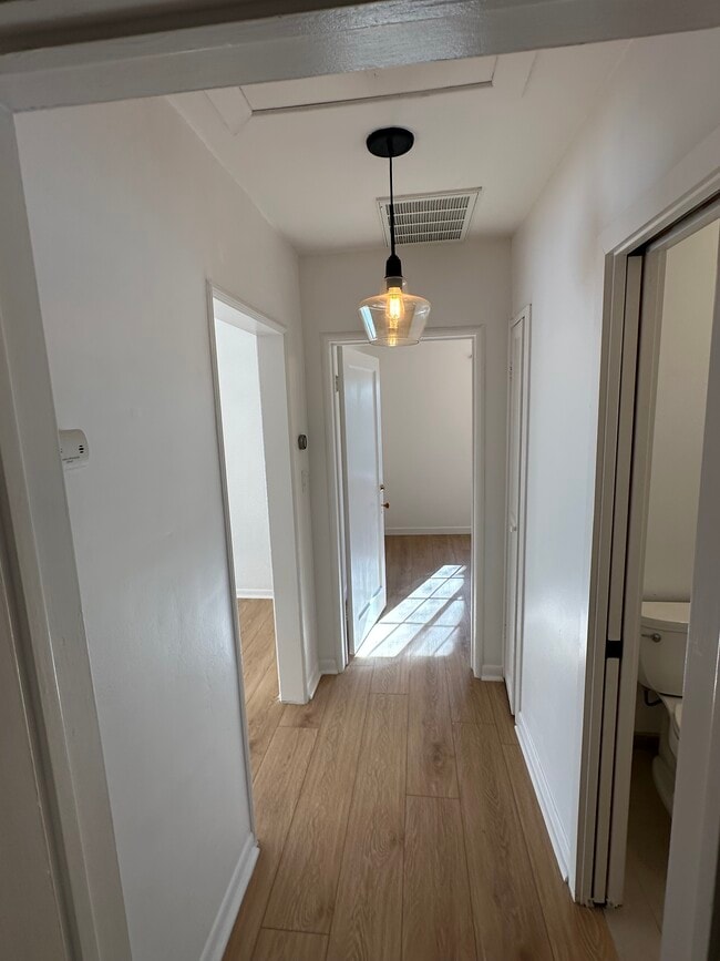 8525 Hargis St in Los Angeles, CA - Building Photo - Building Photo