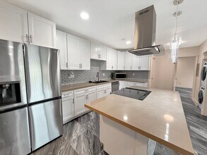 3030 Alta View Dr in San Diego, CA - Building Photo - Building Photo