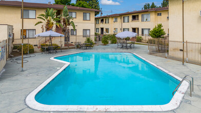 San Antonio Apartments in Ontario, CA - Building Photo - Building Photo