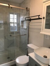 81 Commerce St in Clinton, CT - Foto de edificio - Building Photo