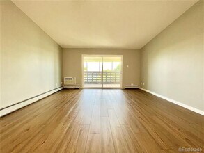 675 S Alton Way in Denver, CO - Building Photo - Building Photo