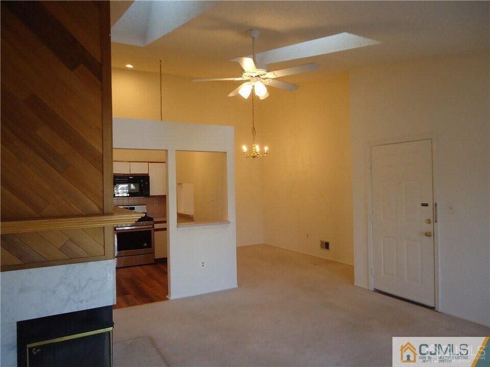 54 Clay St in North Brunswick, NJ - Building Photo