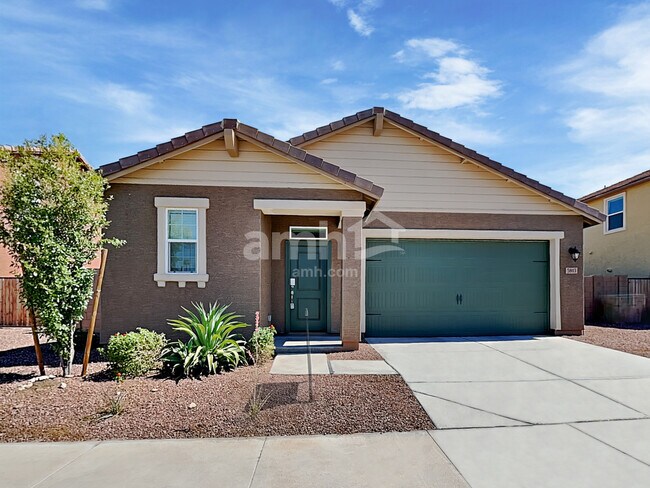 property at 5913 W Columbine Dr