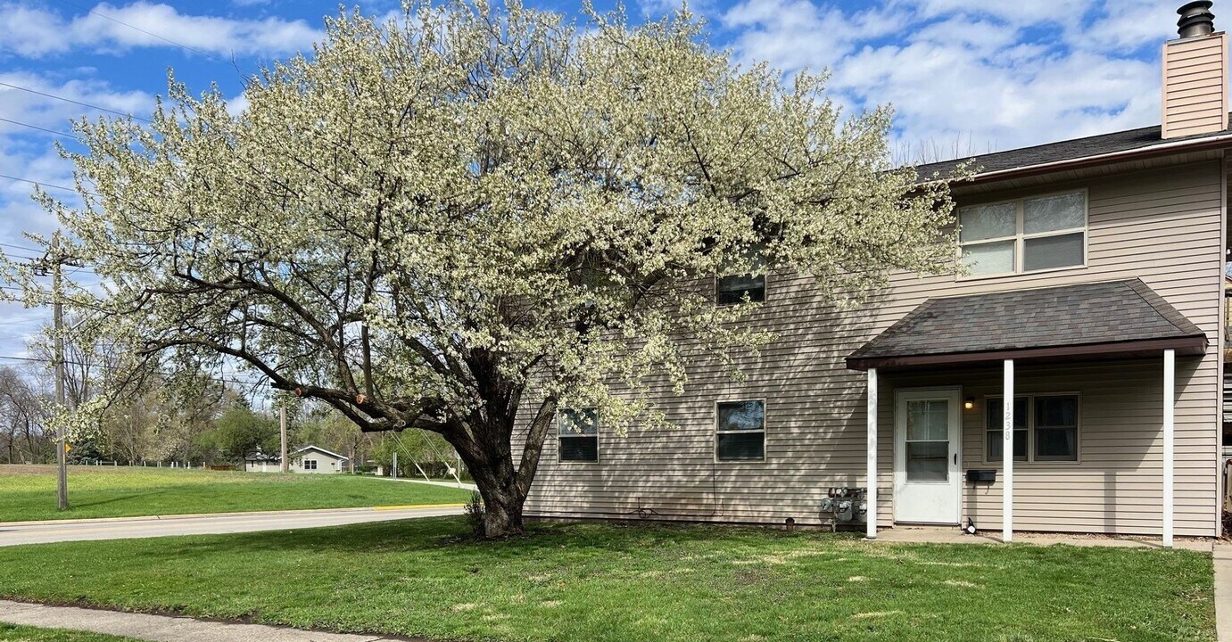 1238 Michigan Ave in Ames, IA - Building Photo