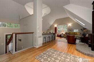 8174 Hansen Rd NE in Bainbridge Island, WA - Building Photo - Building Photo