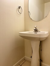 1118 Foxboro Dr in Norwalk, CT - Building Photo - Building Photo