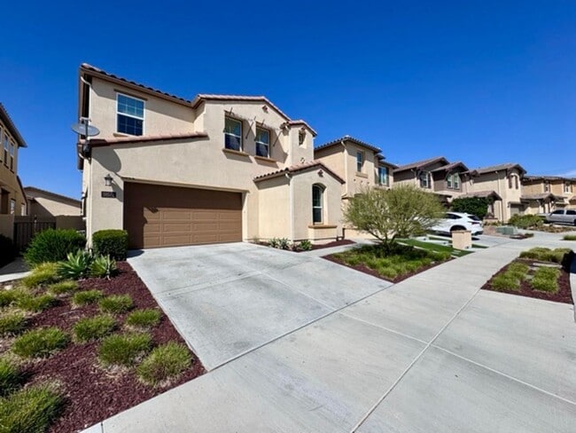 property at 38572 Rosegate Pl