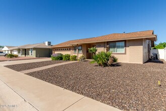 13827 N Tan Tara Dr in Sun City, AZ - Building Photo - Building Photo
