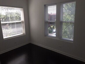 3104 W Ainslie St in Chicago, IL - Building Photo - Building Photo