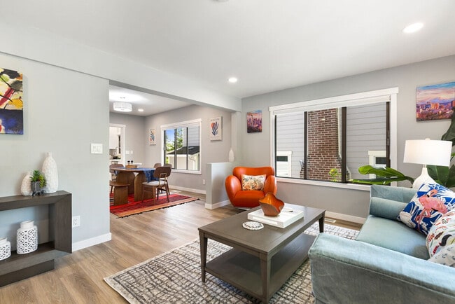 4042 1st Ave NE in Seattle, WA - Foto de edificio - Building Photo