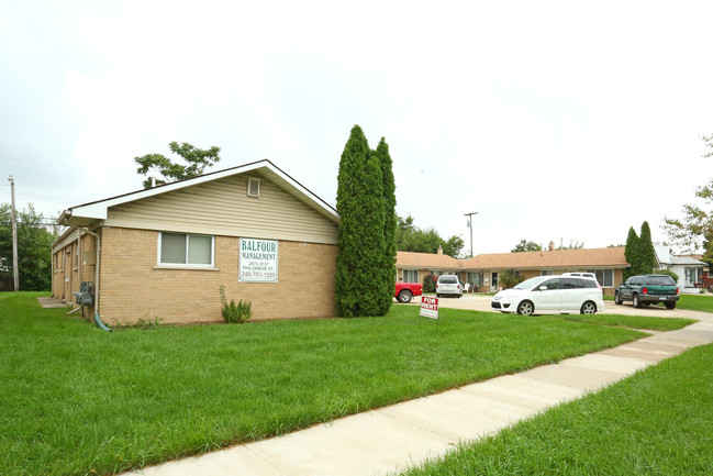 Balfour Apartments (Renewed Investments I ... in Lincoln Park, MI - Building Photo - Building Photo