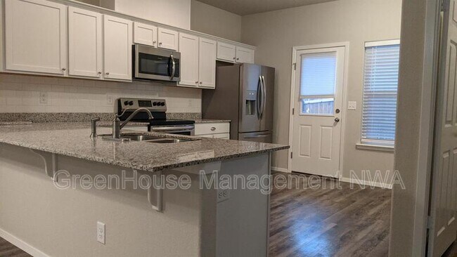 6511 SW Warrington Rd in Bentonville, AR - Building Photo - Building Photo