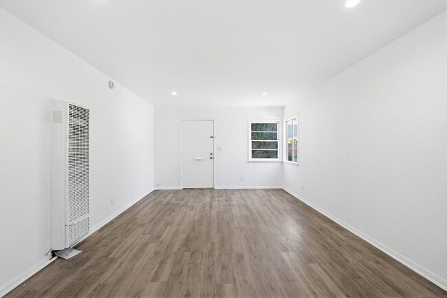 property at 4264 W Broadway