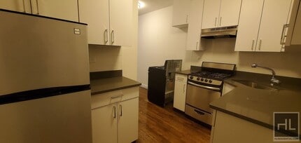 NO FEE One Bed in Little Italy! Won't Stay in New York, NY - Foto de edificio - Building Photo
