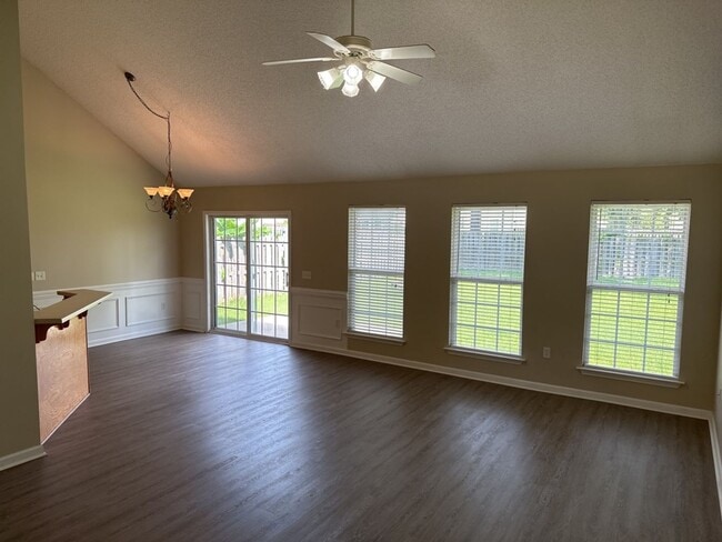 99 Lancaster Way in Richmond Hill, GA - Building Photo - Building Photo