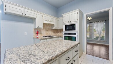 525 Mustang Ridge Dr in Murphy, TX - Foto de edificio - Building Photo