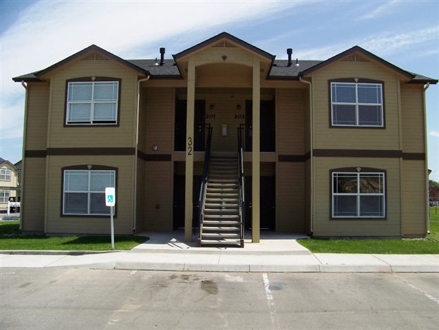 32 S White Oak Ln in Nampa, ID - Foto de edificio - Building Photo