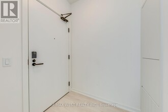 10 Graphophone Grv in Toronto, ON - Building Photo - Building Photo