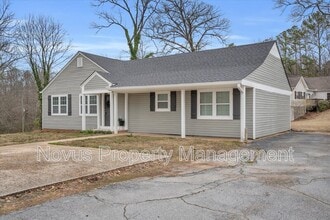 713 N Lakeshore Dr in Carrollton, GA - Building Photo - Building Photo