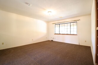 1051 N Inyo St in Ridgecrest, CA - Building Photo - Building Photo