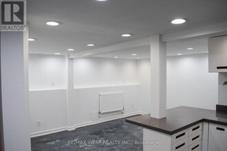 365 Silverthorn Ave in Toronto, ON - Building Photo - Building Photo