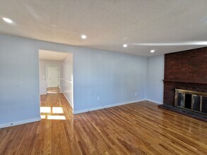 74 Baker St in Belmont, MA - Building Photo - Building Photo