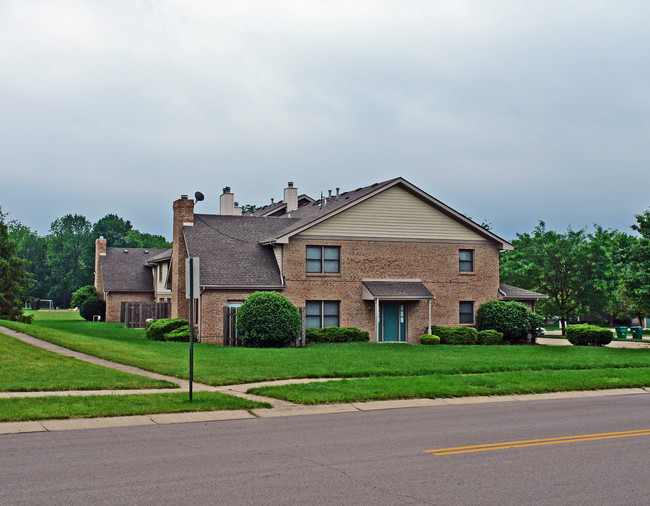 8410 Washington Village Dr in Dayton, OH - Building Photo - Building Photo