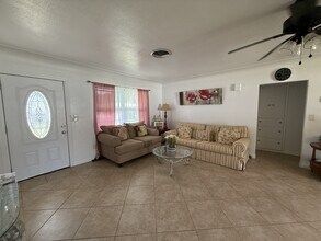 2309 Tulip St in Sarasota, FL - Building Photo - Building Photo