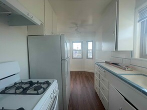 1825 S Monterey St, Unit C in Alhambra, CA - Foto de edificio - Building Photo