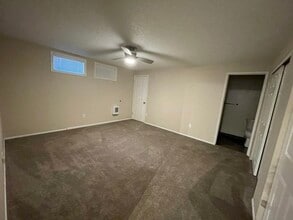 46398 Max Harder Rd N, Unit Apt B in Sprague, WA - Foto de edificio - Building Photo