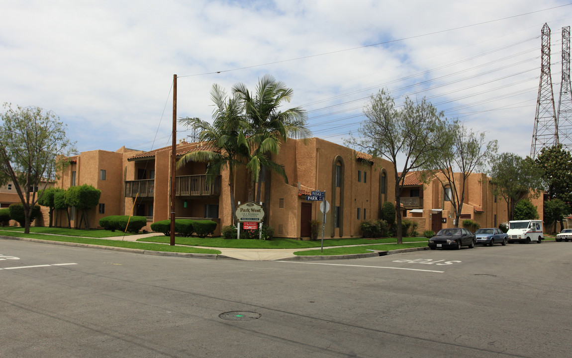 Park West in Bellflower, CA - Building Photo