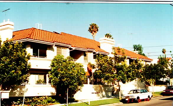 2347 Kerwood Ave in Los Angeles, CA - Building Photo