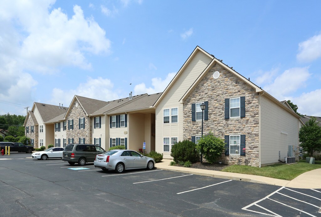 Leafy Dell Apartments in Johnstown, OH | ApartmentHomeLiving.com