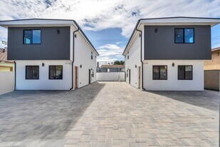 2116 E 2nd St in Los Angeles, CA - Building Photo