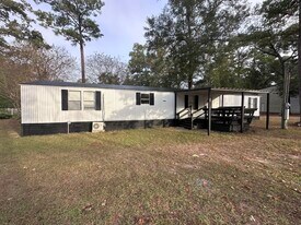 9228 Sharyn Dr in Conroe, TX - Building Photo